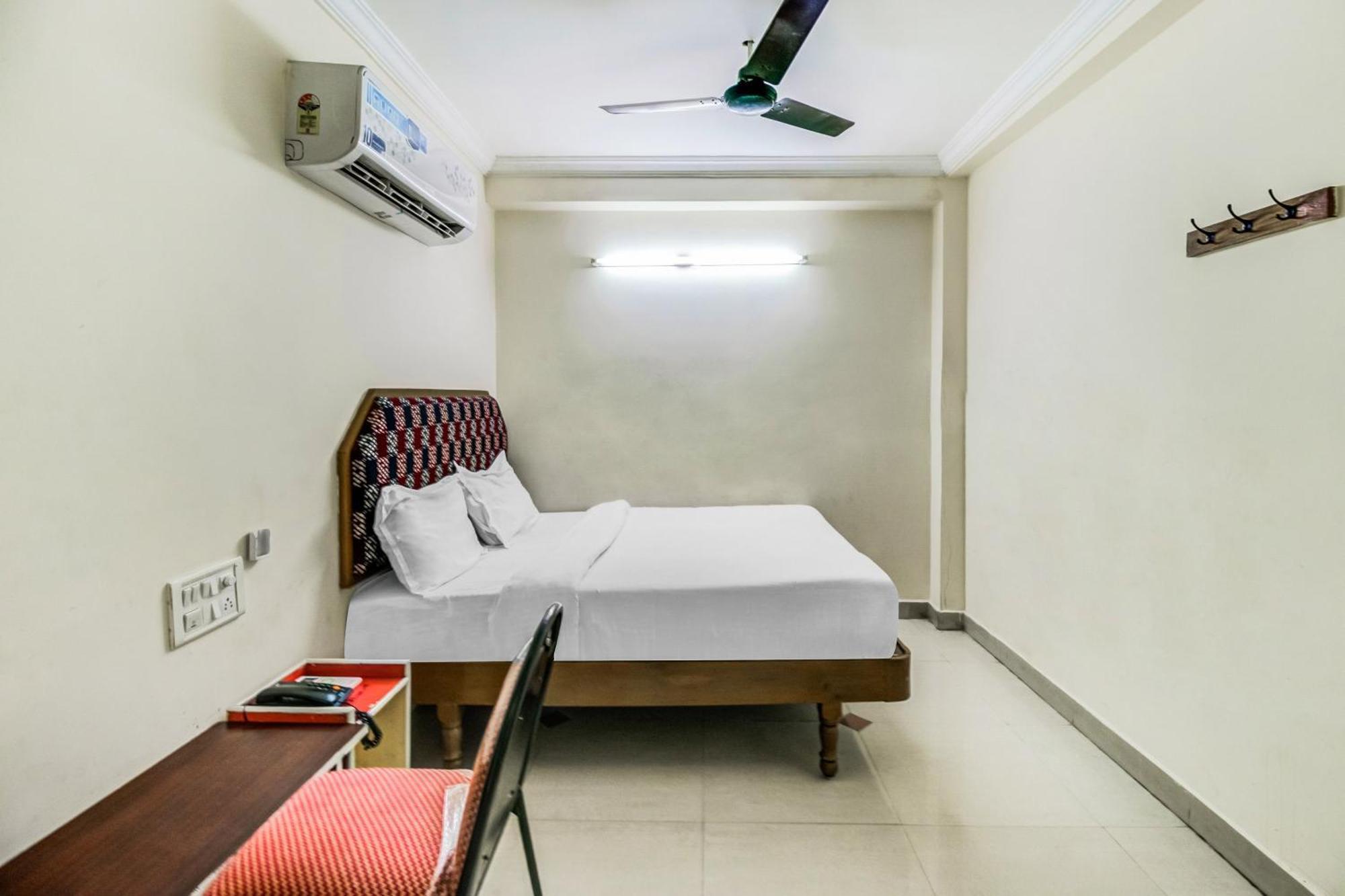 Spot On Swarna Mayuri Guntur Exterior photo